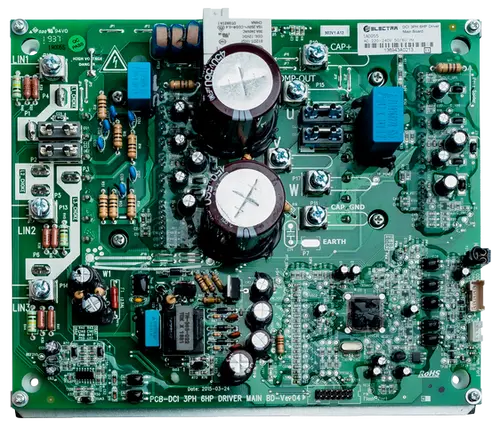 Leiterplatte eines Frequenzumrichters von Wolf, gestaltet für die Steuerung von elektrischen Motoren, ausgestattet mit verschiedenen Komponenten wie Kondensatoren und Widerständen.